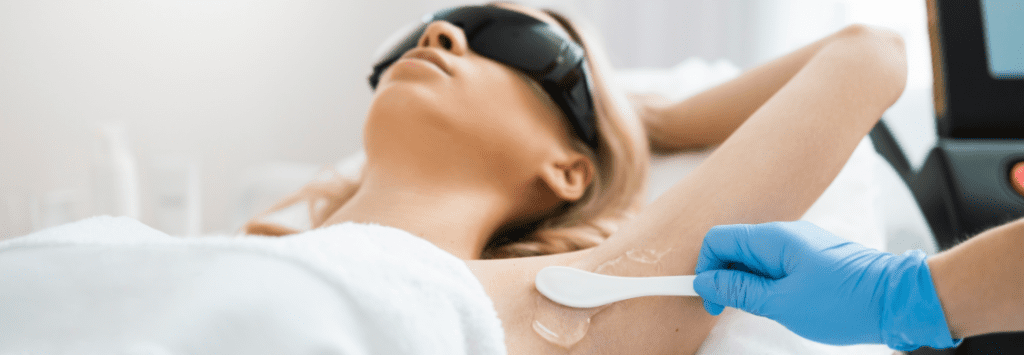 Aplicação de gel condutor para utilização dos equipamentos LASER da última geração - Produtos complementares laser profissional